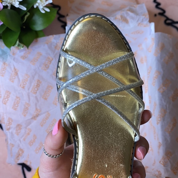 Micheal Kors Kid Heels - Picture 7 of 8